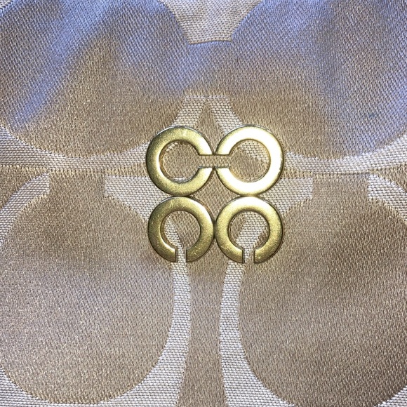 COACH classic tan material w/reptile pattern leather trim hobo purse. $55 - Picture 3 of 15